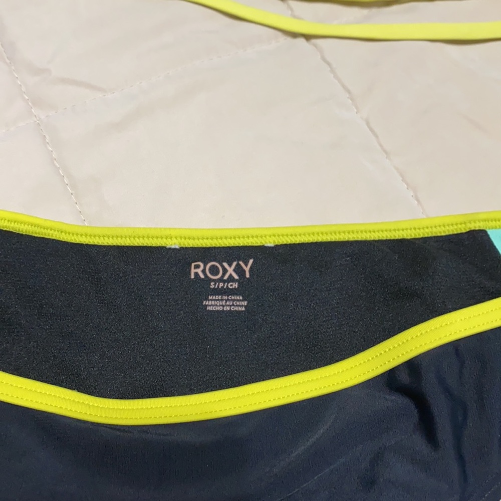 Roxy Bikini (Large Top, Small Bottom) - image 4